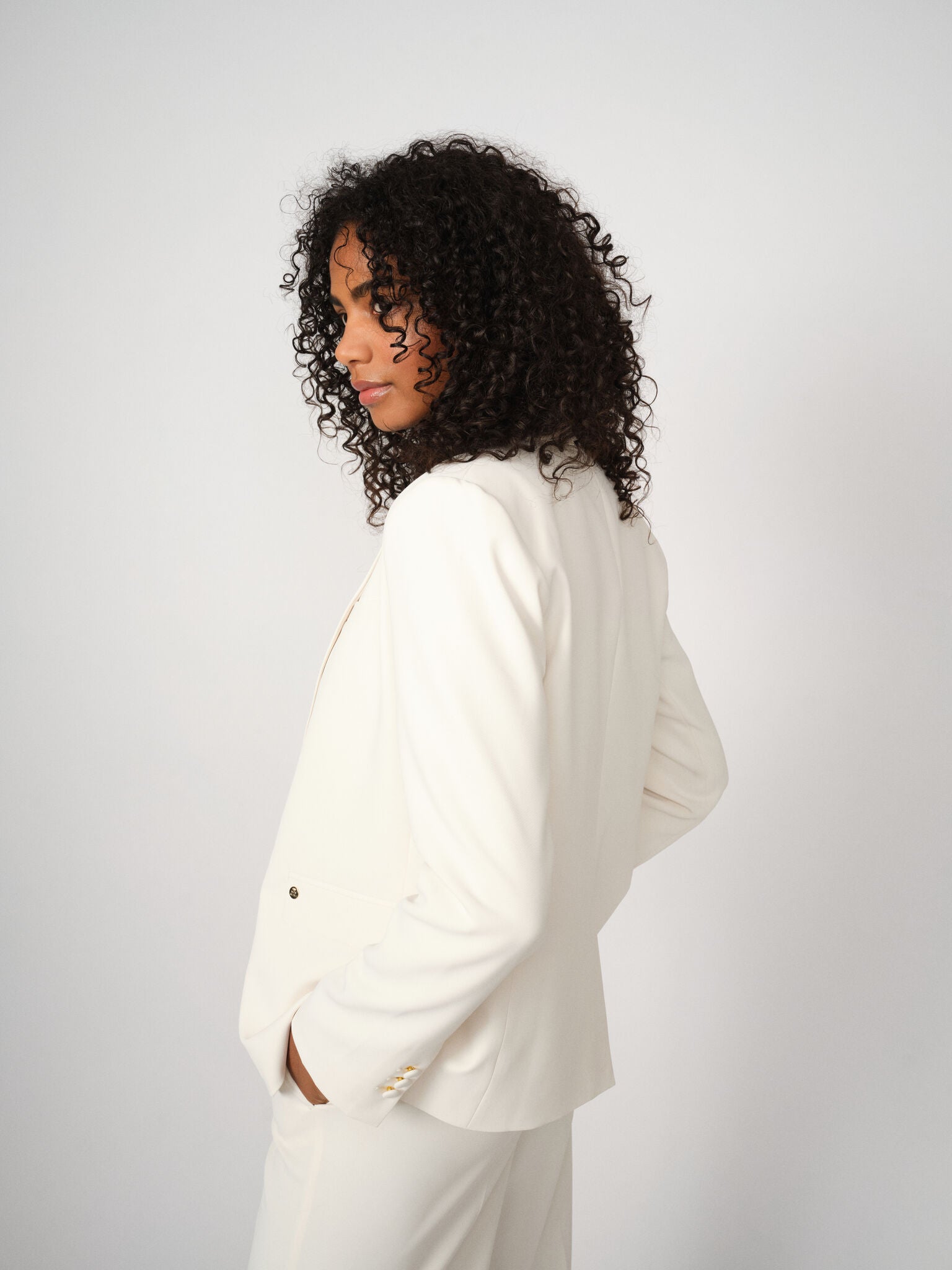 Modelshot / Ecru / Detail